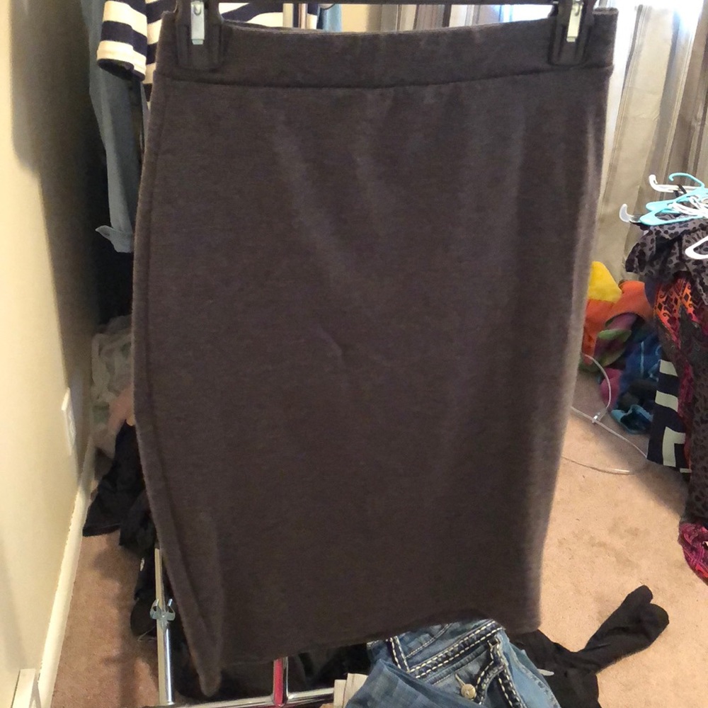 Grey skirt